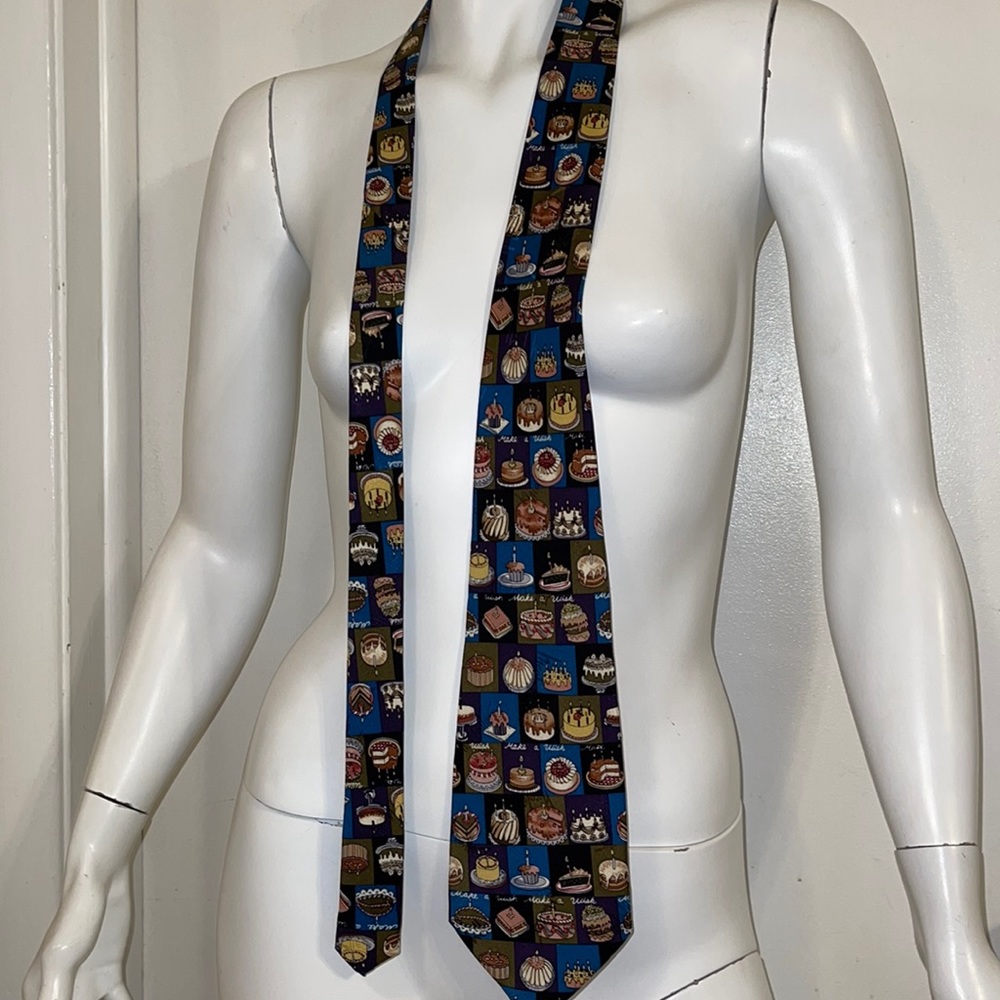 Birthday neck tie in good shape.